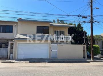 Casa · 264m² · 3 Recámaras · 2 Estacionamientos · Casa en Renta en Hipódromo Dos Tijuana - (4)