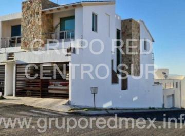 Casa de 7 habitaciones, Querétaro · Venta de Casa de Autor en Colinas del Cimatario, Queretaro
