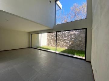 Casa de 4 habitaciones, Morelia · Casa Amplia en Renta en Altozano Morelia con Recamara en Planta Baja, Jardín