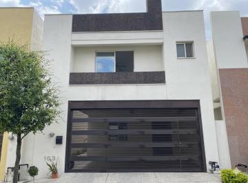 Casa · 224m² · 3 Recámaras · 2 Estacionamientos · Casa en Renta Cumbres San Agustin Sector Manchester