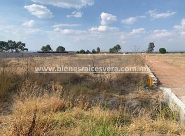 Terreno / Lote · 2500m² · Terreno en Venta en Tequisquiapan Rodri Sobre Carretera