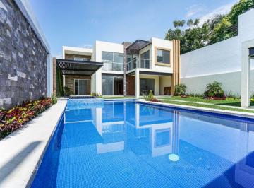Casa de 4 habitaciones, Cuernavaca · Moderna Casa en Fraccionamiento con Seguridad