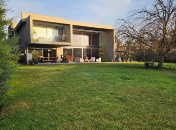 Casa en condominio de 5 habitaciones, Querétaro · Casa en Venta El Campanario Queretaro