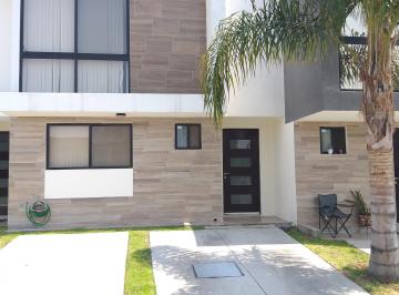 Casa en condominio de 2 habitaciones, Querétaro · Casa en Renta en El Refugio Frente Amenidades