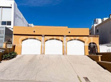 Departamento · 100m² · 3 Recámaras · 2 Estacionamientos · Departamento Amueblado en Renta en Jardines de San Francisco Chihuahua, Chih.