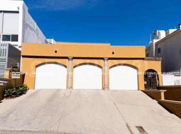 Departamento · 100m² · 3 Recámaras · 2 Estacionamientos · Departamento Amueblado en Renta en Jardines de San Francisco Chihuahua, Chih.