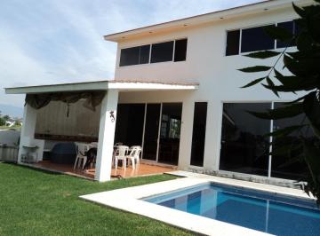 Casa · 385m² · 4 Recámaras · 4 Estacionamientos · Casa - Fraccionamiento Paraíso Country Club