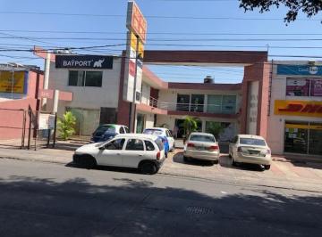 Local comercial de 2 habitaciones, Guadalajara · Excelente Local en Plaza