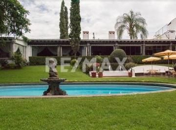 Casa · 1103m² · 5 Recámaras · 8 Estacionamientos · Casa en Venta - (4)