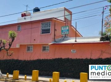 Casa de 4 habitaciones, Cuernavaca · Casa Venta, Col. Lomas de Atzingo. Cuernavaca, Morelos. en Esquina.