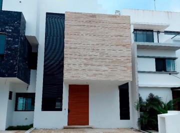 Casa de 3 habitaciones, Cancún · Casa Venta en Cancún Quintana Roo en Residencial Arbolada.