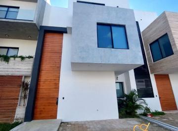 Casa · 180m² · 3 Recámaras · 2 Estacionamientos · Casa Venta en Residencial Arbolada, Cancún