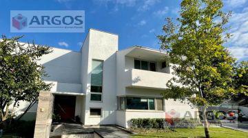 Casa · 803m² · 5 Recámaras · Casa - Monterrey