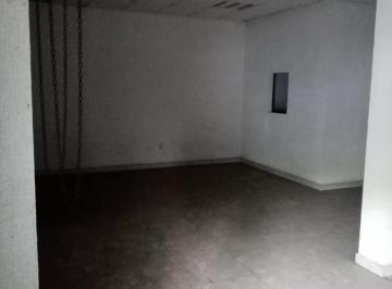 Local comercial · 4 Estacionamientos · Local - Lomas de La Selva