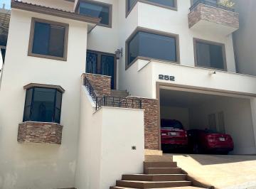 Casa de 3 habitaciones, San Pedro Garza García · Casa en Venta, Colorines San Pedro Garza Garcia