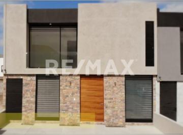 Casa · 232m² · 4 Recámaras · 3 Estacionamientos · Casa en Venta Altozano Flama Queretaro Rcv - Ae - (4)