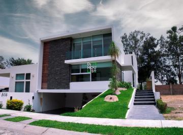Casa · 475m² · 5 Recámaras · 6 Estacionamientos · Casa en Renta Diana Nature, Zapopan, Jalisco