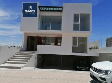 Casa en condominio de 2 habitaciones, Corregidora · Casa en Venta, Hacienda Carlota.