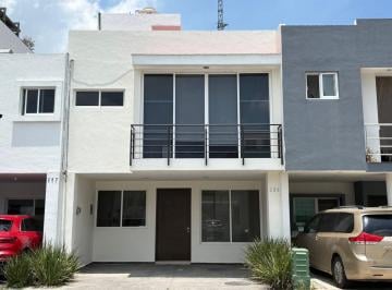 Casa de 3 habitaciones, Zapopan · Casa en Renta en Rinconada del Valle