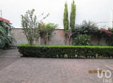 Casa · 517m² · 7 Recámaras · 5 Estacionamientos · Linda Casa en Venta en El Carmen Coyoacan
