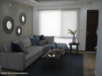 Sala · Casa en Venta 3 Recamaras Amplias, Zibata