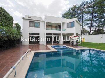 Alberca · Casa en Venta en Momoxpan Cerca de La Udla, Cholula, Puebla