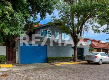 Casa · 287m² · 3 Recámaras · 1 Estacionamiento · Casa Amueblada en Venta en Lomas de La Herradura - (4)