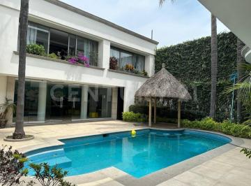 Casa · 853m² · 5 Recámaras · 5 Estacionamientos · Casa en Venta en Lomas de La Herradura, Huixquilucan, Edo de México