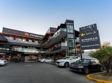 Local comercial · 88m² · 68 Estacionamientos · Local en Renta Ciudad Granja