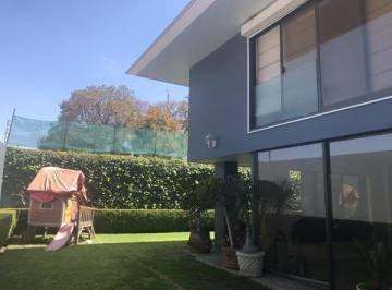 CASA EN VENTA EN BOSQUES DE LAS LOMAS · Casa en Venta en Bosques de Las Lomas