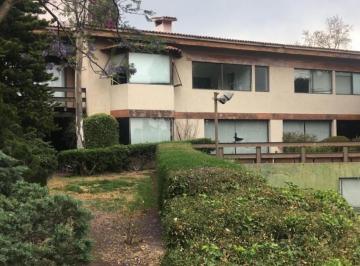 Casa · 1100m² · 6 Recámaras · 8 Estacionamientos · Casa Para Remodelar en Venta en Bosque de Las Lomas, Miguel Hidalgo