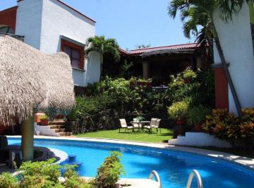 Casa · 1050m² · 6 Recámaras · 6 Estacionamientos · Quinta en Club Hacienda San Gaspar Jiutepec, Morelos
