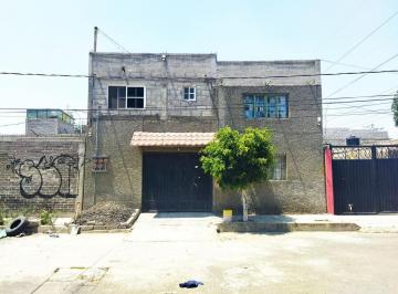 Casa · 180m² · 5 Recámaras · 3 Estacionamientos · Casa - Darío Martínez