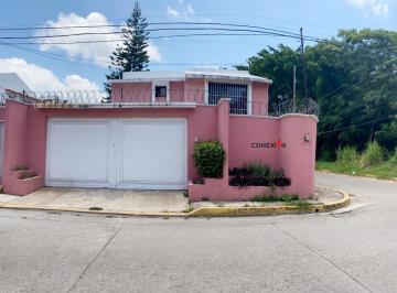 Casa de 3 habitaciones, Villahermosa · Casa en Venta en Villahermosa de 3 Recámaras, en Esquina!