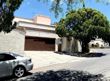 Casa de 3 habitaciones, Monterrey · Casa en Venta en Contry La Silla en Monterrey, N. L.