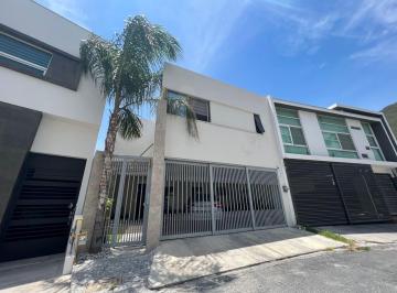 Casa de 3 habitaciones, Monterrey · Casa en Venta en Lomas de Montecristo en Monterrey, N. l.