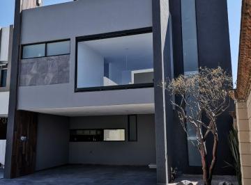 Casa · 330m² · 4 Recámaras · 2 Estacionamientos · Vendo Casa en Lomas de Angelópolis, Puebla - (4)