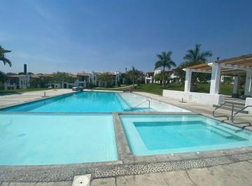 Casa · 115m² · 3 Recámaras · 2 Estacionamientos · Casa en Vista Santa Fé con Alberca, Seguridad y Cancha de Tenis.