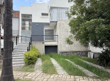 Casa en renta en *Lomas de Gran Jardin*
Precio de renta:$21,000 incluyendo mante · Casa en Renta en Lomas de Gran Jardín