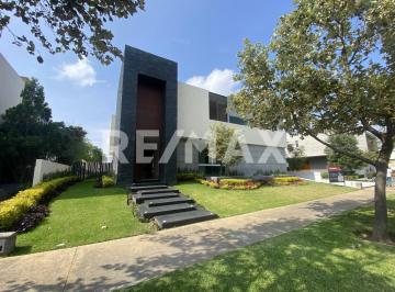 Casa en condominio · 664m² · 4 Recámaras · 6 Estacionamientos · Residencia en Venta Bosque de Los Lagos