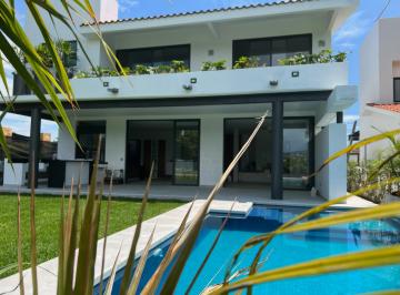 Casa de 4 habitaciones, Emiliano Zapata · Estrene Preciosa Residencia Colindante Al Campo de Golf en Paraíso Country Club