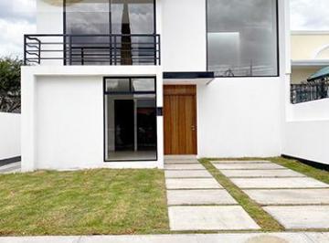 Casa · 195m² · 3 Recámaras · 1 Estacionamiento · Casa - Fraccionamiento Residencial Haciendas de Tequisquiapan