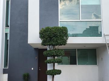 Fachada Principal · Amplia Casa con 3 Niveles en Coto en Zona Real. Ubicación Privilegiada