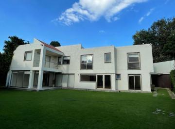 Casa · 650m² · 3 Recámaras · 5 Estacionamientos · Casa en Venta - Jardines del Pedregal