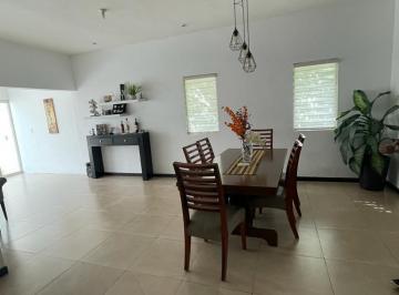 Casa de 3 habitaciones, Saltillo · Renta de Casa Amueblada en Fraccionamiento Albareda