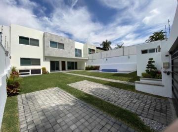 Casa de 3 habitaciones, Cuernavaca · Casa Amplia y Moderna en Zona Dorada