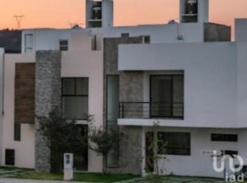 Casa · 145m² · 3 Recámaras · 1 Estacionamiento · Casa en Venta en Pachuca de Soto, Hidalgo
