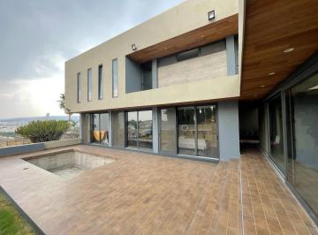 Casa de 4 habitaciones, Querétaro · Venta Casa Juriquilla Villas del Meson con Recamara en Planta Baja Nv