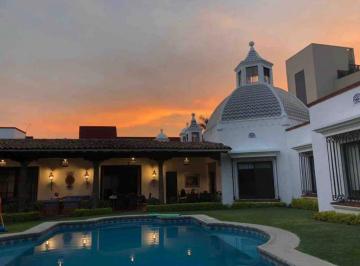 Casa · 800m² · 5 Recámaras · 4 Estacionamientos · Casa - Vista Hermosa