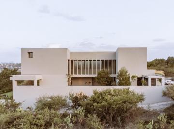 Casa de 4 habitaciones, Tepeji del Río de Ocampo · Para Estrenar Venta Magnifica Residencia en El Amanali Country Club & Náutica